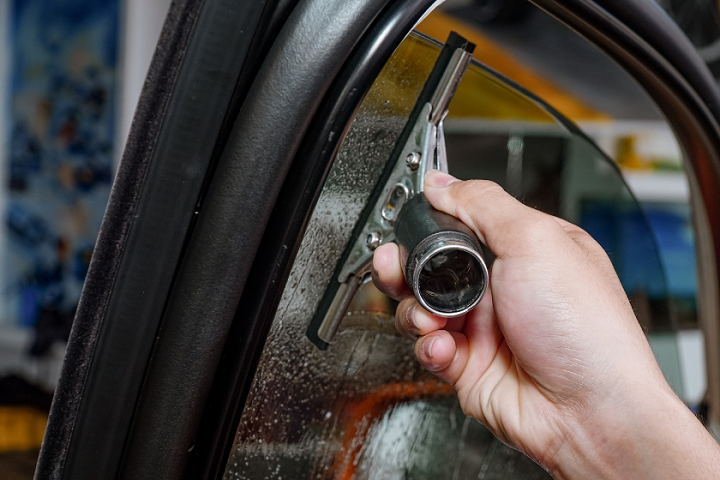 Tn Review Tông Màu Xám Khói Phim Cách Nhiệt Sunkool Và Konica